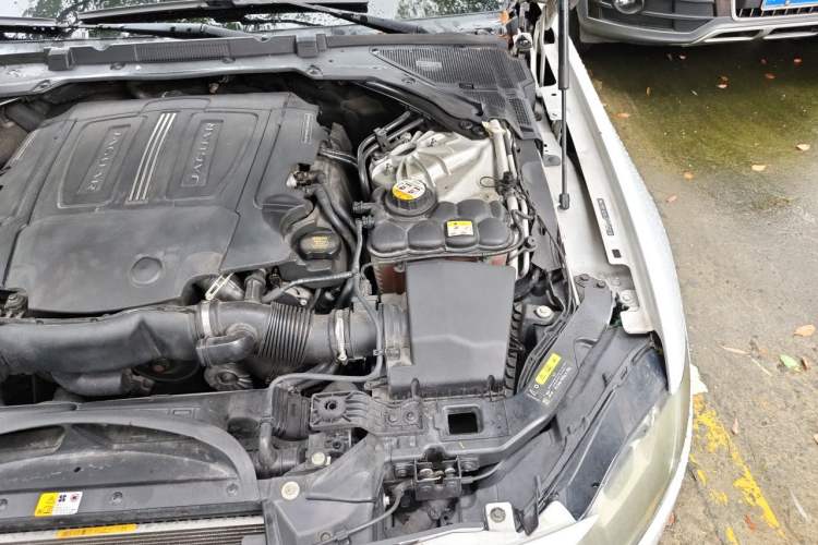 Used Jaguar XF 2016 XF 3.0 SC Two-Wheel-Drive Luxury Edition Engine Bay Left