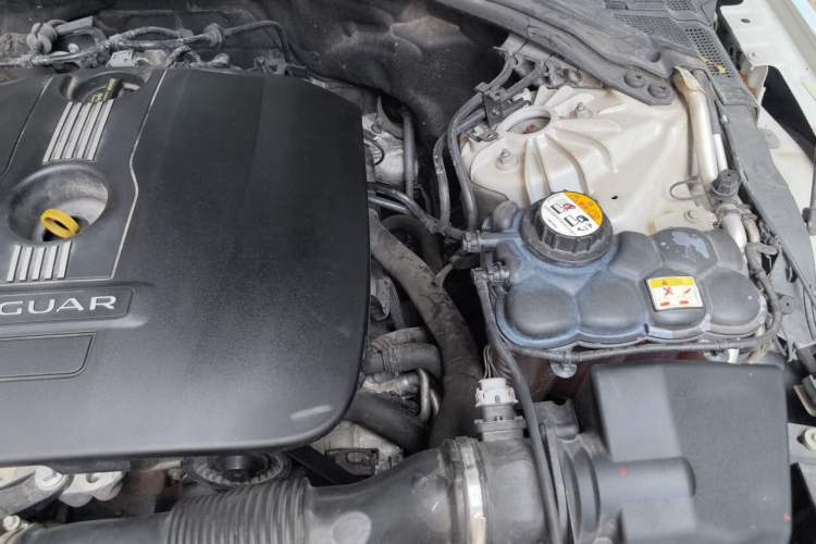 Used Jaguar XF 2016 XF 2.0T Two-Wheel-Drive R-Sport Sport Edition Engine Bay Left