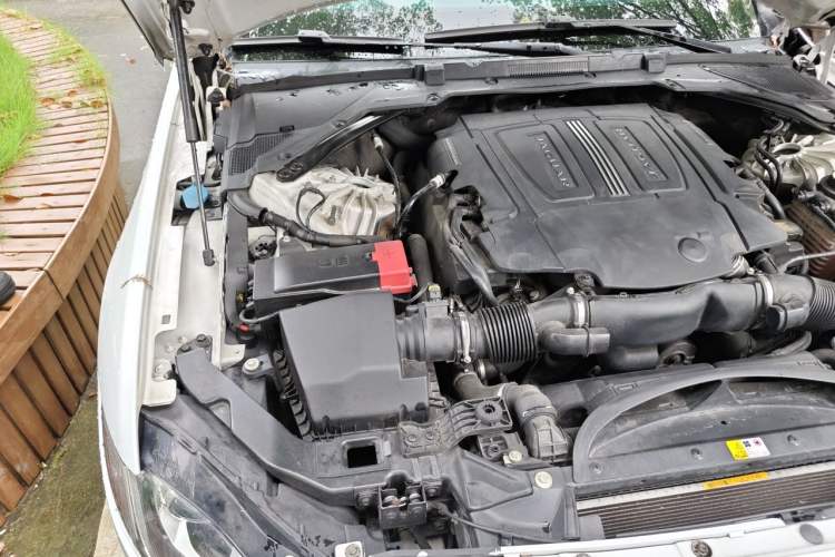 Used Jaguar XF 2016 XF 3.0 SC Two-Wheel-Drive Luxury Edition Engine Bay Right