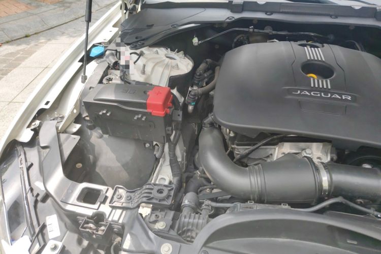 Used Jaguar XF 2016 XF 2.0T Two-Wheel-Drive Luxury Edition Engine Bay Right