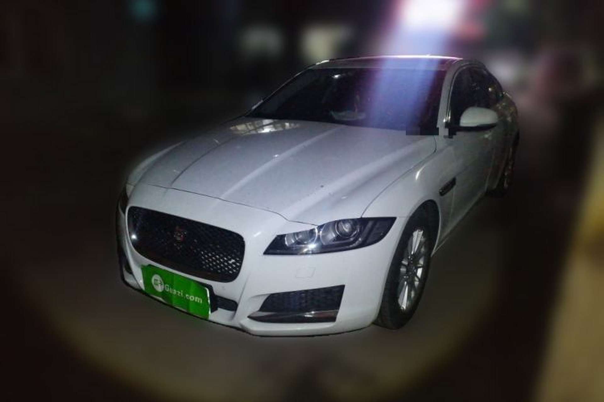 Used Jaguar XF 2016 XF 2.0T Two-Wheel-Drive Luxury Edition Front Left 45 Deg