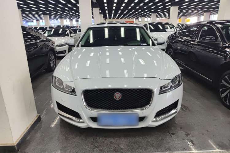 Used Jaguar XF 2016 XF 2.0T Two-Wheel-Drive Luxury Edition Front