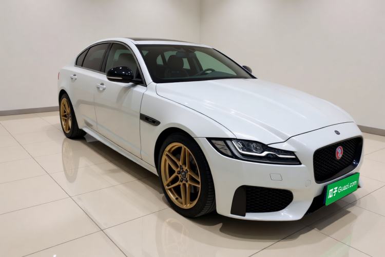 Used Jaguar XF 2016 XF 2.0T Two-Wheel-Drive R-Sport Sport Edition Front Right 45 Deg