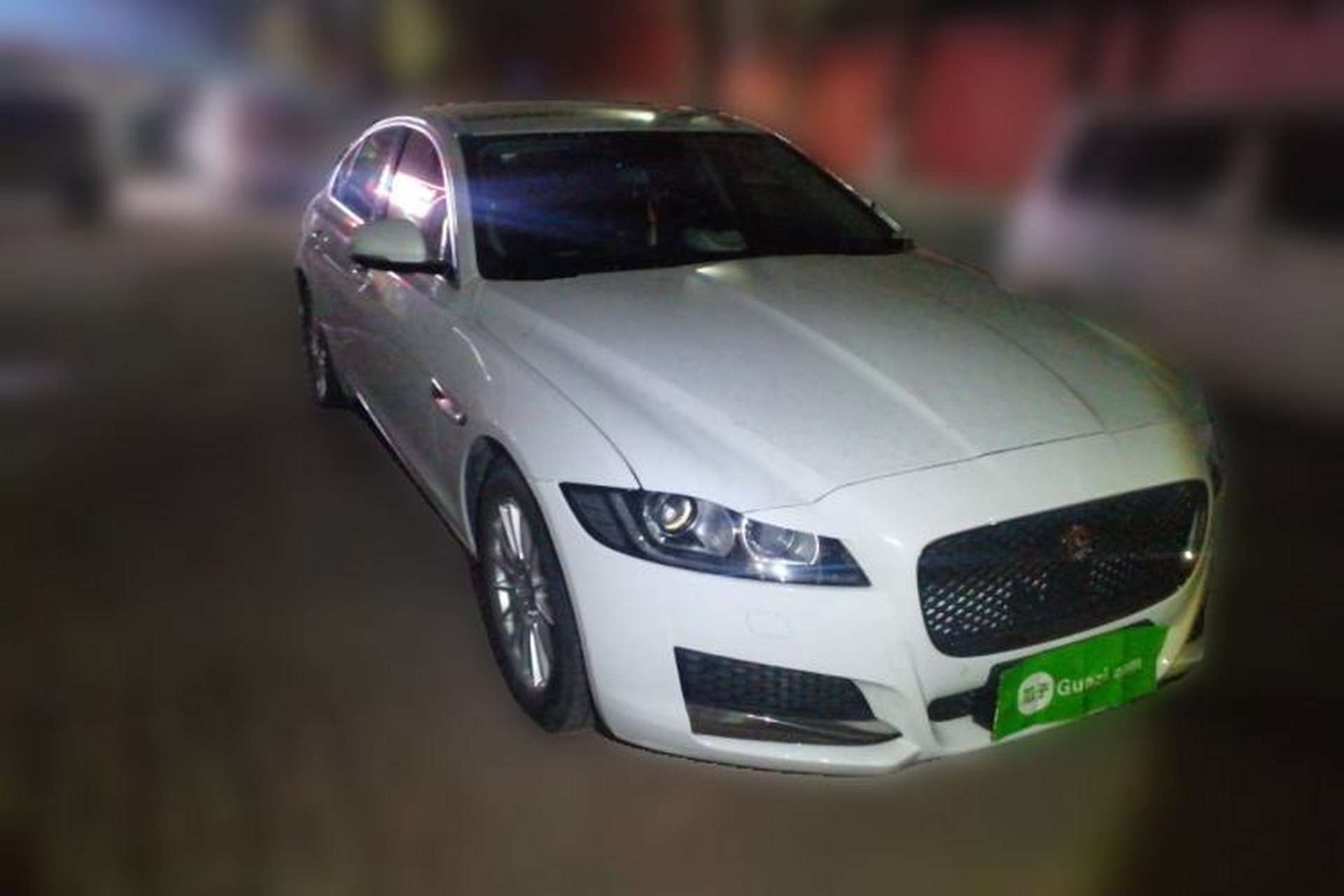 Used Jaguar XF 2016 XF 2.0T Two-Wheel-Drive Luxury Edition Front Right 45 Deg