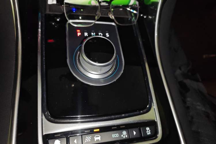 Used Jaguar XF 2016 XF 2.0T Two-Wheel-Drive R-Sport Sport Edition Gear Lever