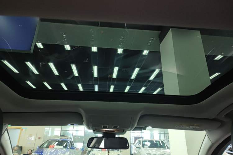 Used Jaguar XF 2016 XF 2.0T Two-Wheel-Drive Luxury Edition Headliner