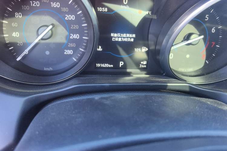 Used Jaguar XF 2016 XF 3.0 SC Two-Wheel-Drive Luxury Edition Odometer Close Up
