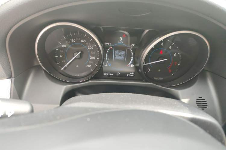 Used Jaguar XF 2016 XF 2.0T Two-Wheel-Drive Luxury Edition Odometer Close Up
