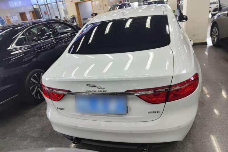 Used Jaguar XF 2016 XF 2.0T Two-Wheel-Drive Luxury Edition Rear