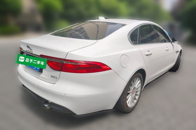 Used Jaguar XF 2016 XF 2.0T Two-Wheel-Drive Luxury Edition Rear Right 45 Deg