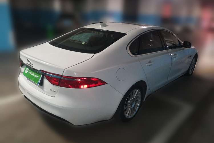 Used Jaguar XF 2016 XF 2.0T Two-Wheel-Drive Luxury Edition Rear Right 45 Deg