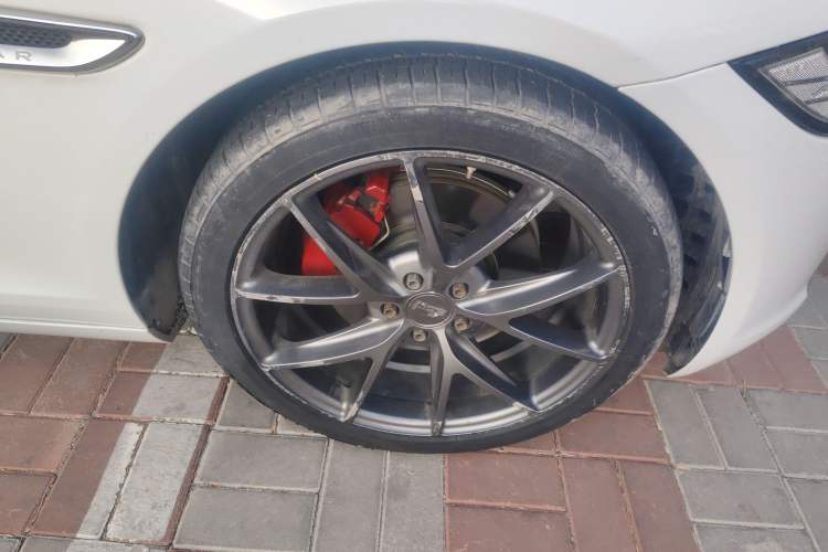 Used Jaguar XF 2016 XF 2.0T Two-Wheel-Drive Luxury Edition Right Front Wheel Hub