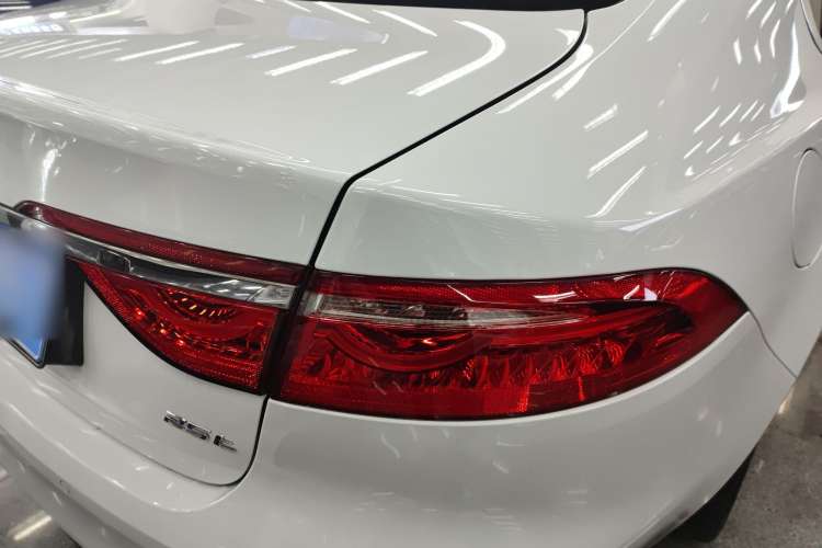 Used Jaguar XF 2016 XF 2.0T Two-Wheel-Drive Luxury Edition Right Rear Taillight