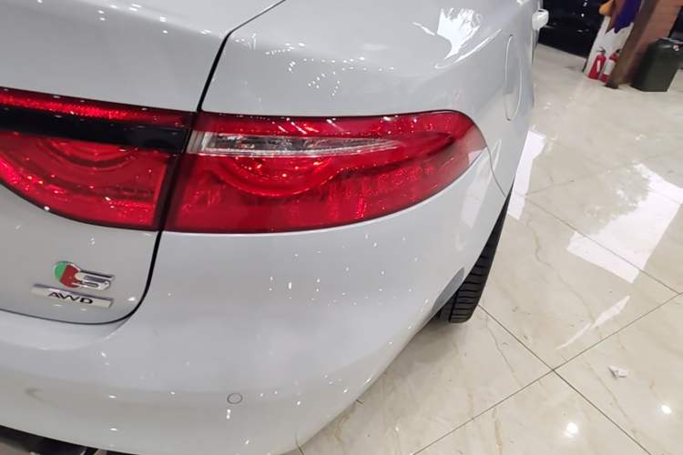 Used Jaguar XF 2016 XF 3.0 SC Two-Wheel-Drive R-Sport Sport Edition Right Rear Taillight