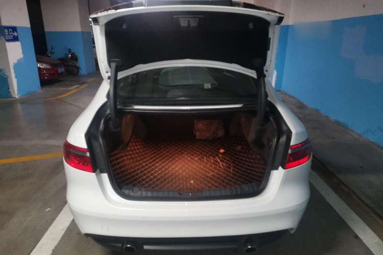 Used Jaguar XF 2016 XF 2.0T Two-Wheel-Drive Luxury Edition Trunk