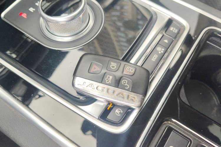 Used Jaguar XF 2016 XF 2.0T Two-Wheel-Drive Luxury Edition Vehicle Key