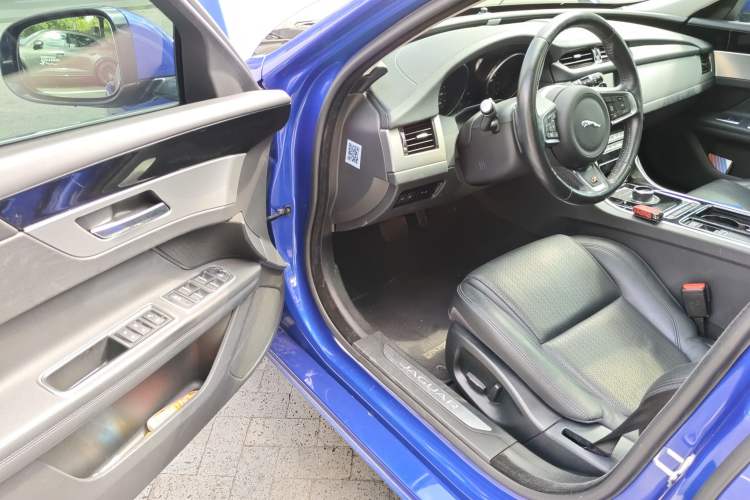 Used Jaguar XF 2018 XF Sportbrake 2.0T 250 PS Two-Wheel-Drive Luxury Edition Driver Seat