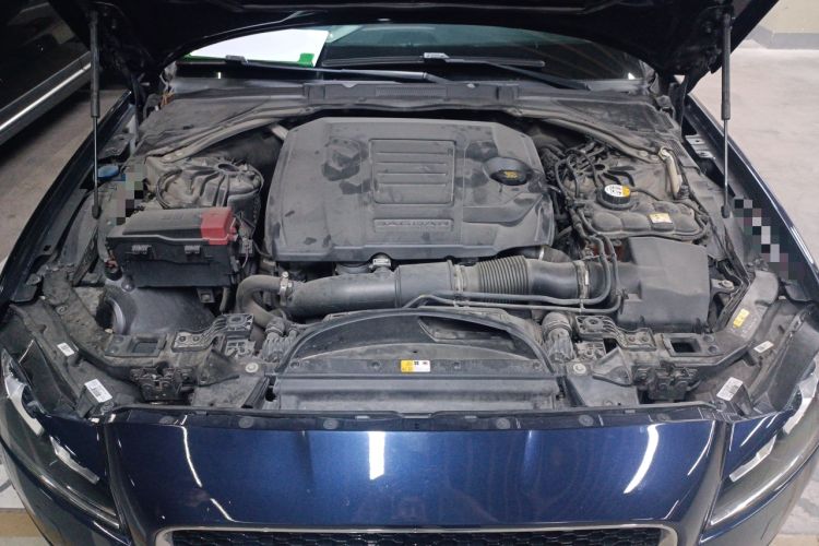Used Jaguar XF 2018 XF Sportbrake 2.0T 250 PS Two-Wheel-Drive Luxury Edition Engine Bay