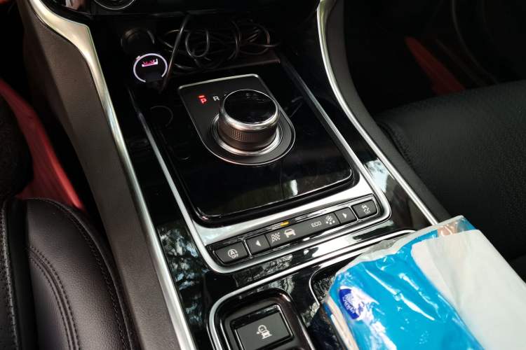 Used Jaguar XF 2018 XF Sportbrake 2.0T 250 PS Two-Wheel-Drive Luxury Edition Gear Lever