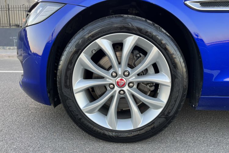 Used Jaguar XF 2018 XF Sportbrake 2.0T 250 PS Two-Wheel-Drive Luxury Edition Left Front Wheel Hub