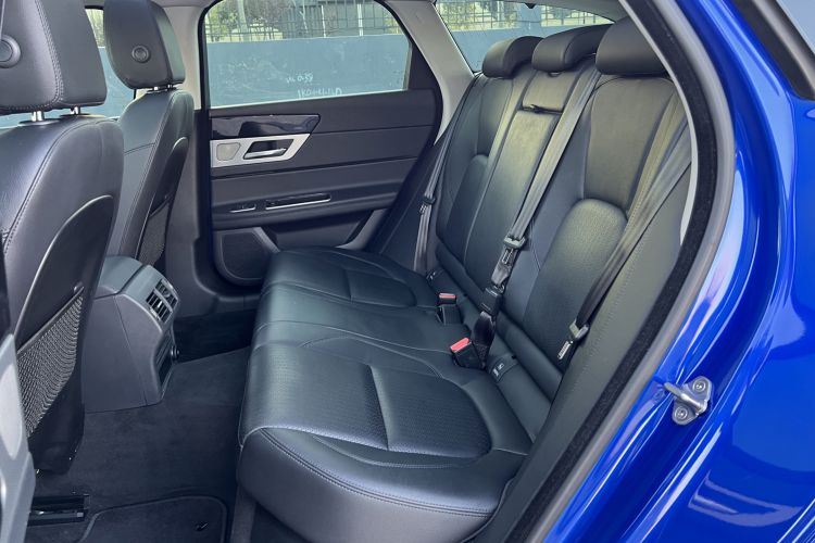 Used Jaguar XF 2018 XF Sportbrake 2.0T 250 PS Two-Wheel-Drive Luxury Edition Left Rear Seat