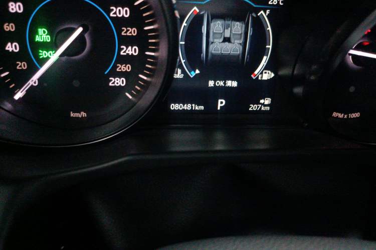Used Jaguar XF 2018 XF Sportbrake 2.0T 250 PS Two-Wheel-Drive Luxury Edition Odometer Close Up