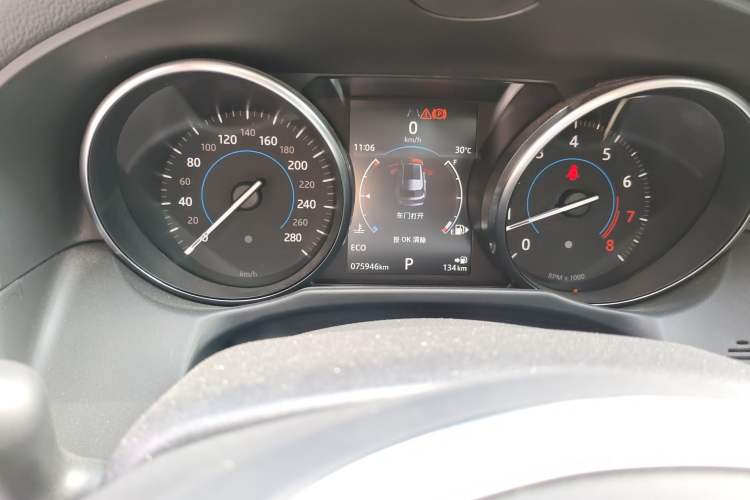 Used Jaguar XF 2018 XF Sportbrake 2.0T 250 PS Two-Wheel-Drive Luxury Edition Odometer Close Up