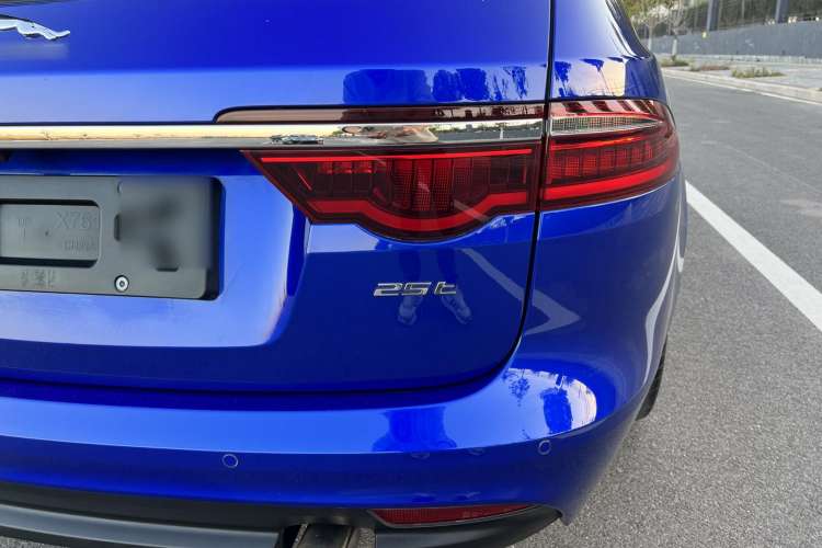 Used Jaguar XF 2018 XF Sportbrake 2.0T 250 PS Two-Wheel-Drive Luxury Edition Right Rear Taillight