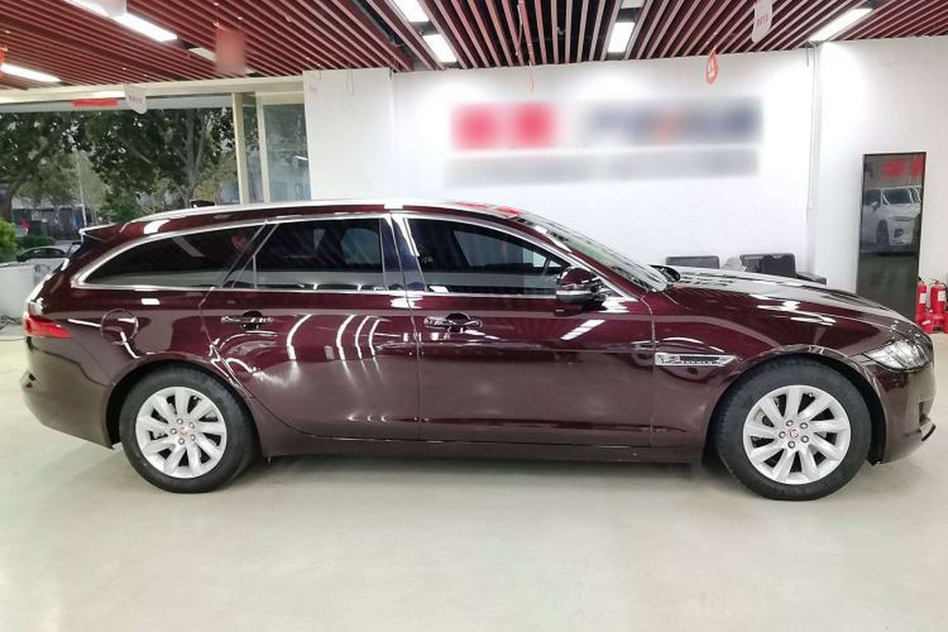 Used Jaguar XF 2018 XF Sportbrake 2.0T 250 PS All-Wheel Drive Luxury Edition Exterior 2