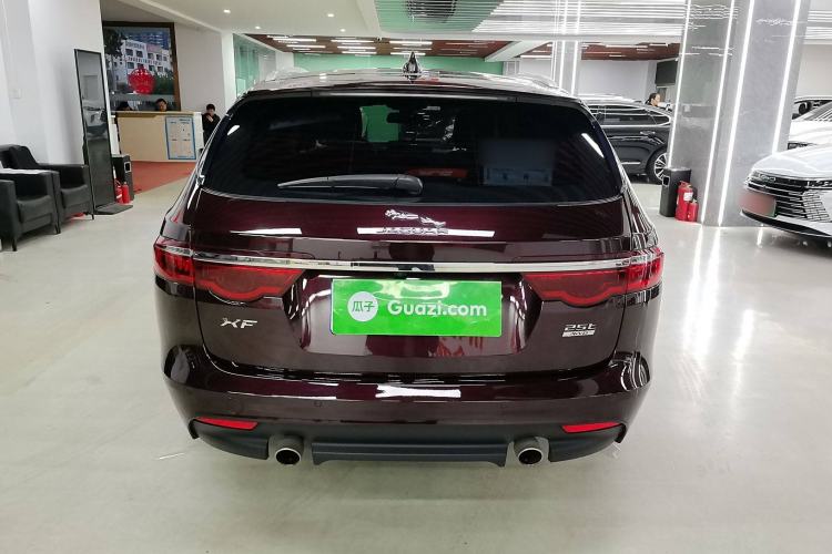 Used Jaguar XF 2018 XF Sportbrake 2.0T 250 PS All-Wheel Drive Luxury Edition Exterior 4