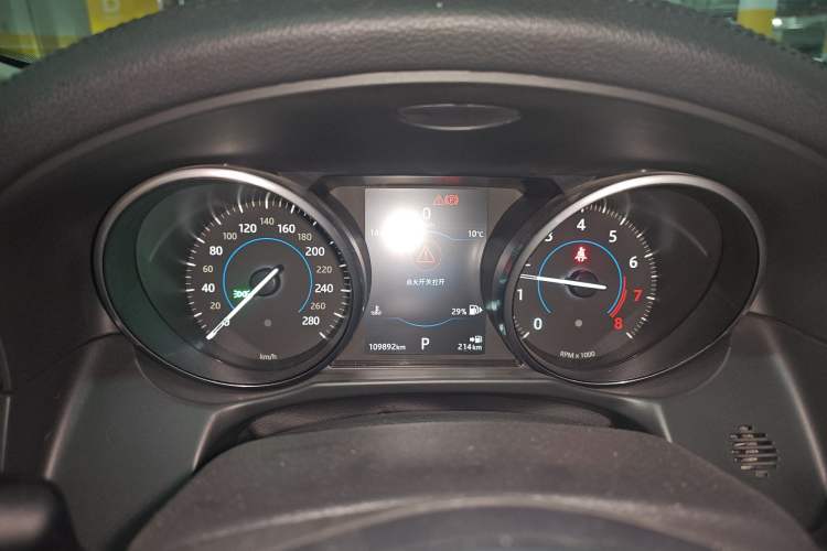 Used Jaguar XF 2018 XF Sportbrake 2.0T 250 PS All-Wheel Drive Luxury Edition Instrument Cluster