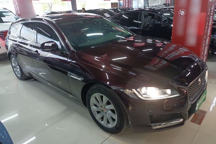 Used Jaguar XF 2018 XF Sportbrake 2.0T 250 PS All-Wheel Drive Luxury Edition Front Right 45 Deg