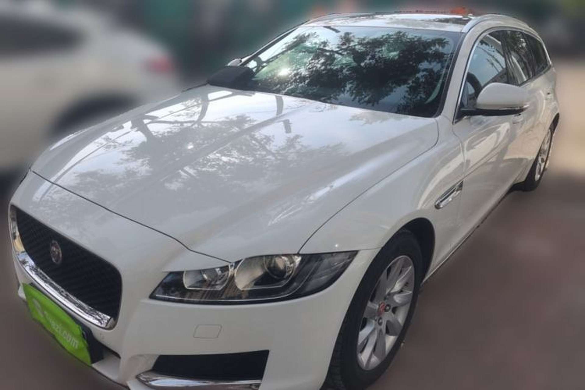 Used Jaguar XF 2018 XF Sportbrake 2.0T 250 PS All-Wheel Drive Luxury Edition Front Left 45 Deg