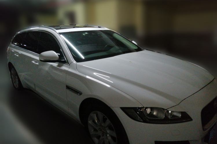 Used Jaguar XF 2018 XF Sportbrake 2.0T 250 PS Two-Wheel-Drive Luxury Edition Front Right 45 Deg