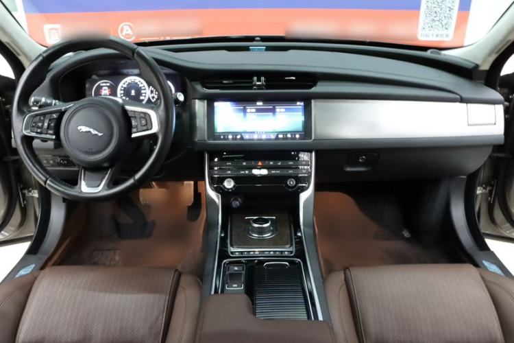 Used Jaguar XFL 2019 XFL 2.0T 250 PS Four-Wheel Drive Luxury Edition Interior 1