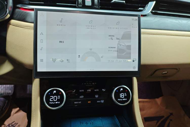 Used Jaguar XFL 2024 2.0T P250 Two-Wheel Drive Prestige Luxury Edition Audio And AC Panel