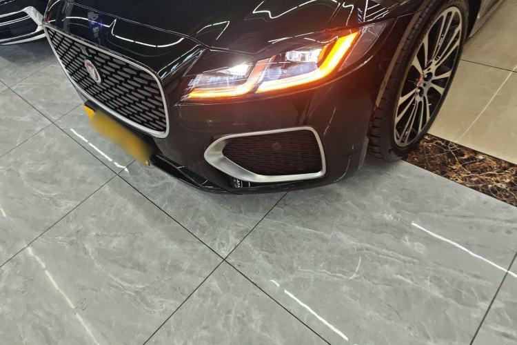 Used Jaguar XFL 2025 Model—2.0T P250, Two-Wheel Drive, Premium Luxury Edition Left Front Headlight