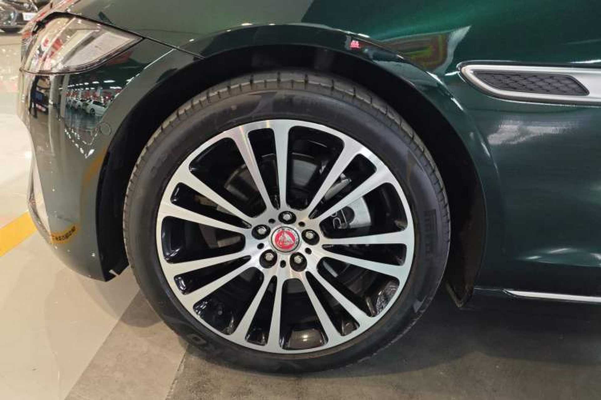Used Jaguar XFL 2024 2.0T P250 Two-Wheel Drive Prestige Luxury Edition Left Front Wheel Hub