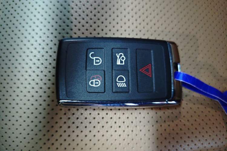 Used Jaguar XFL 2024 2.0T P250 Two-Wheel Drive Prestige Luxury Edition Vehicle Key