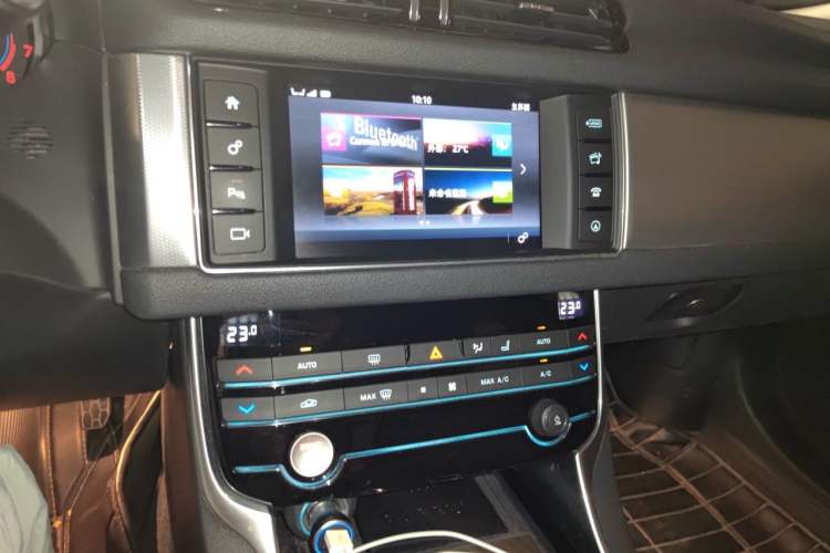 Used Jaguar XFL 2017 XFL 2.0T 200PS Luxury Edition Audio And AC Panel