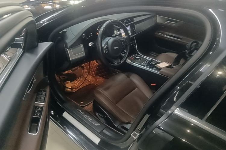 Used Jaguar XFL 2017 XFL 2.0T 240PS Luxury Edition Driver Seat