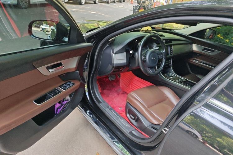 Used Jaguar XFL 2017 XFL 2.0T 200PS Luxury Edition Driver Seat