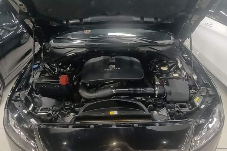 Used Jaguar XFL 2017 XFL 2.0T 240PS Luxury Edition Engine Bay