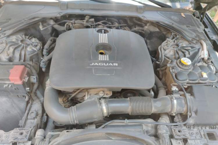 Used Jaguar XFL 2017 XFL 2.0T 200PS Windflower Edition Engine Bay