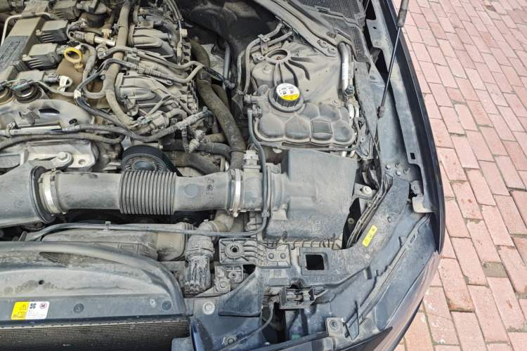 Used Jaguar XFL 2017 XFL 2.0T 200PS Elite Edition Engine Bay Left