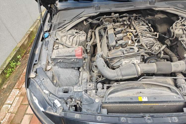 Used Jaguar XFL 2017 XFL 2.0T 200PS Elite Edition Engine Bay Right