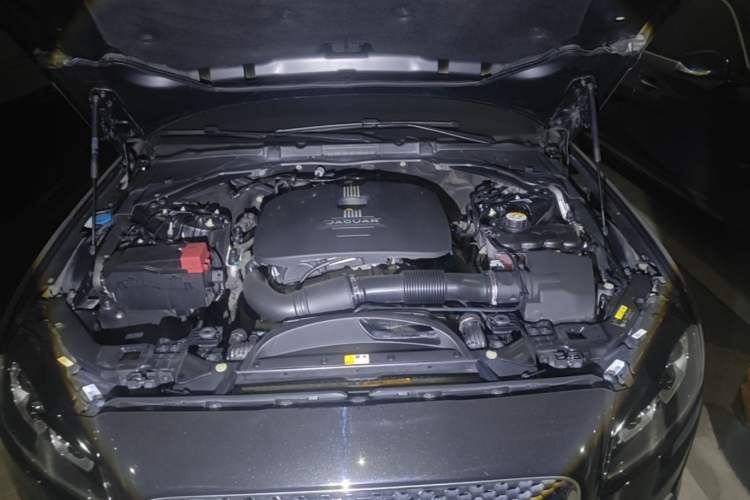 Used Jaguar XFL 2017 XFL 2.0T 240PS Luxury Edition Engine Bay