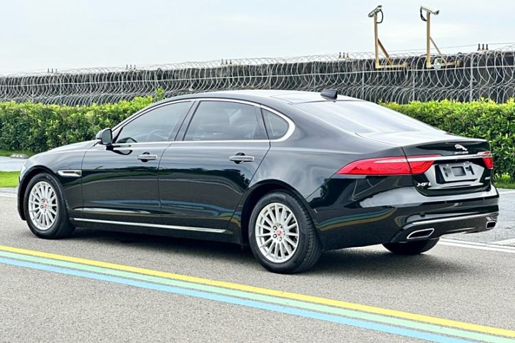 Used Jaguar XFL 2017 XFL 2.0T 200PS Elite Edition Exterior 4