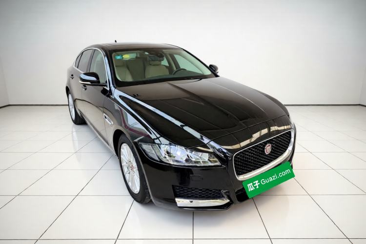 Used Jaguar XFL 2017 XFL 2.0T 200PS Elite Edition Front Right 45 Deg