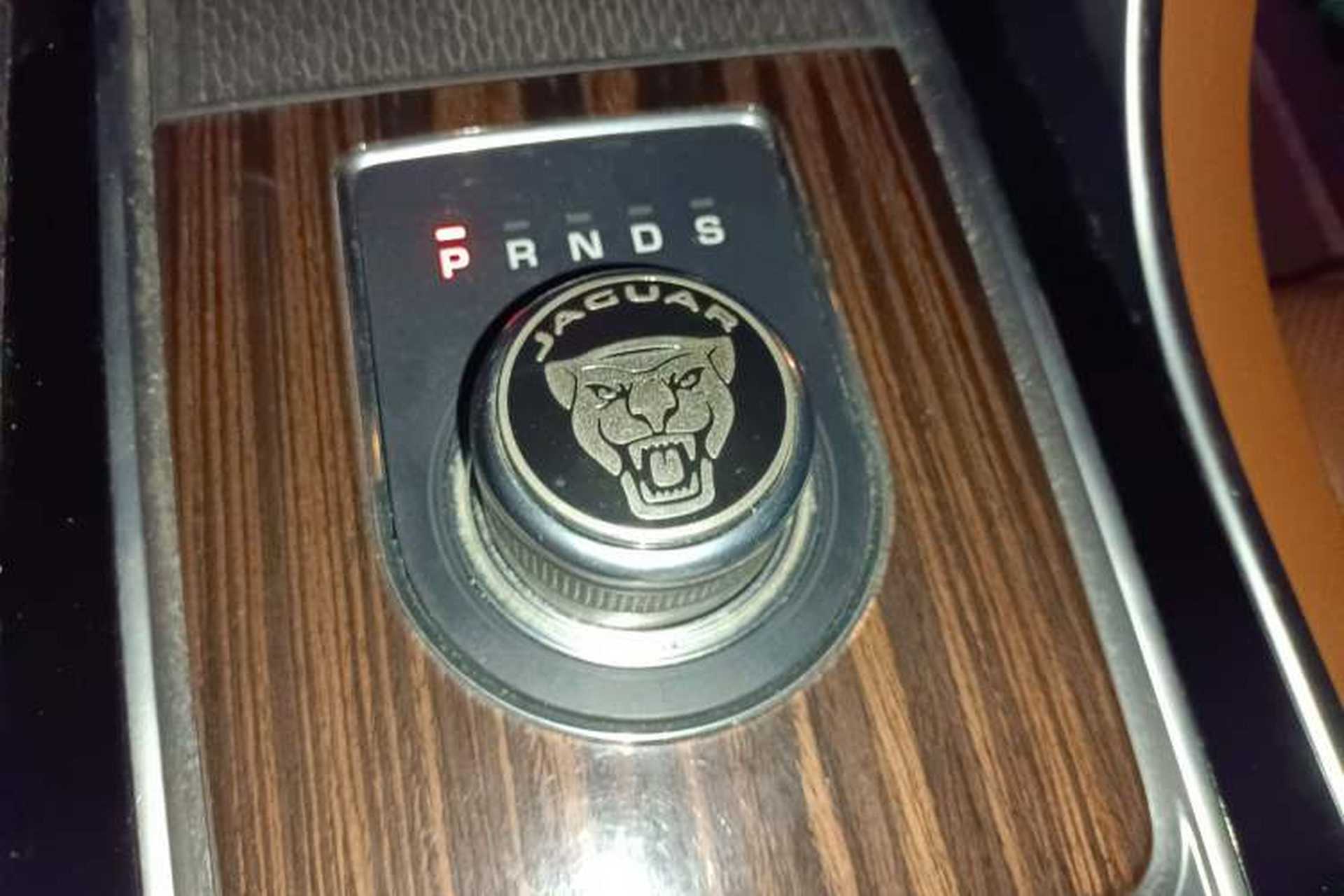 Used Jaguar XFL 2017 XFL 2.0T 240PS Luxury Edition Gear Lever